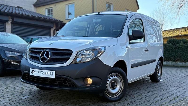 Weiß Gebraucht 2020 Mercedes Citan 108 Van / Kleinbus | 12.390 € (Fairer Preis) - Bild 1/4