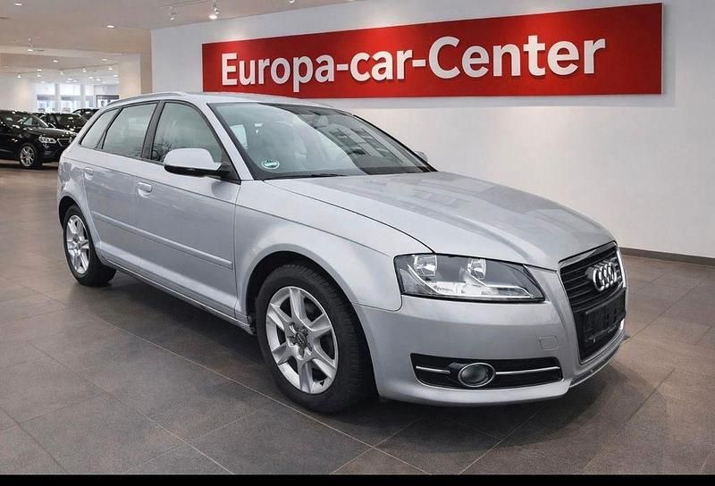 Gebraucht Audi A3 Attraction 105 PS (77 kW) 2012 Silber Kleinwagen