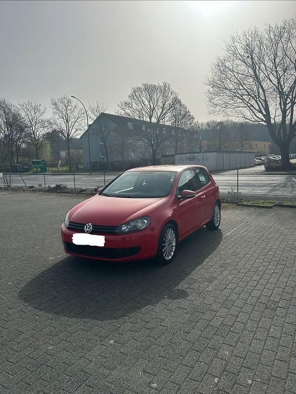 Gebraucht VW Golf VI 80 PS (58 kW) 2009 Rot Kleinwagen