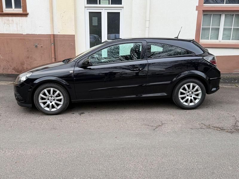 Gebraucht Opel Astra GTC Edition 105 PS (77 kW) 2007 Schwarz Coupé