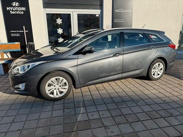 Grau Gebraucht 2013 Hyundai i40 Edition Kombi | 4.990 € (Guter Preis) - Bild 1/4