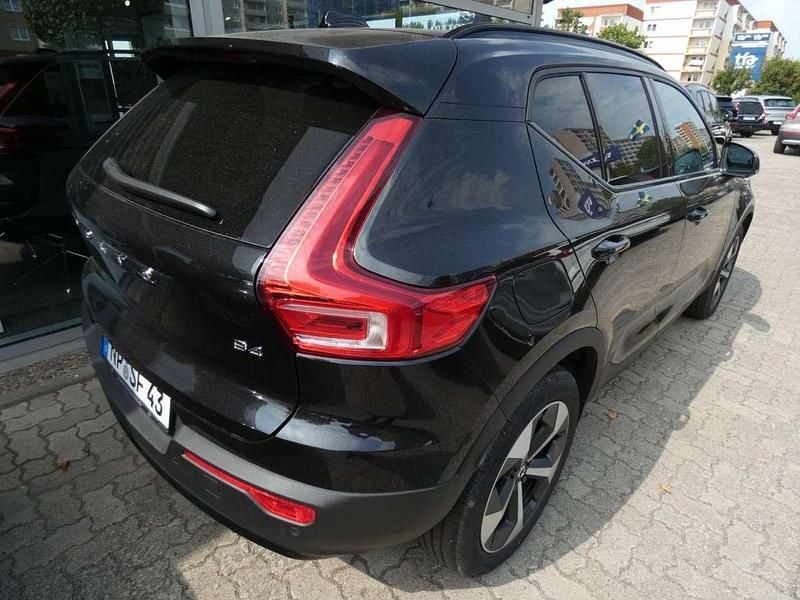 Gebraucht Volvo XC40 Plus 197 PS (144 kW) 2025 Onyx black (schwarz) SUV