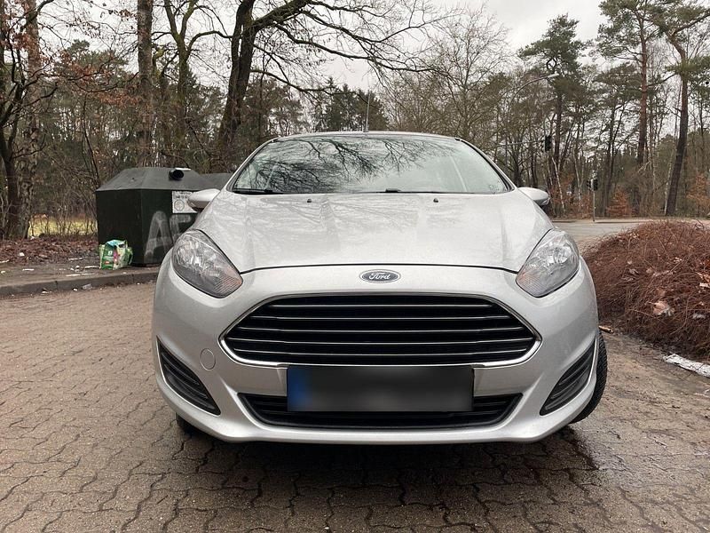 Gebraucht Ford Fiesta Trend 82 PS (60 kW) 2014 Silber Kleinwagen