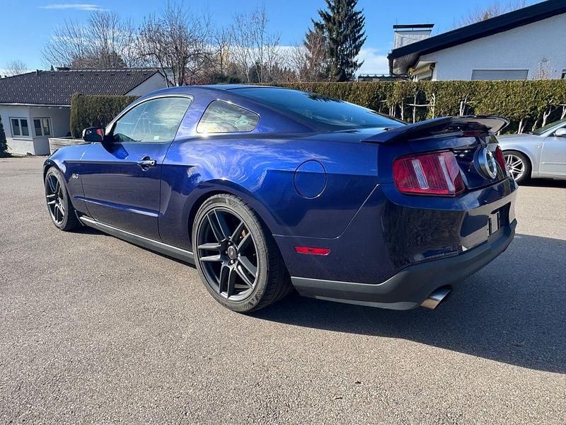 Gebraucht Ford Mustang GT 417 PS (306 kW) 2011 Blau Coupé