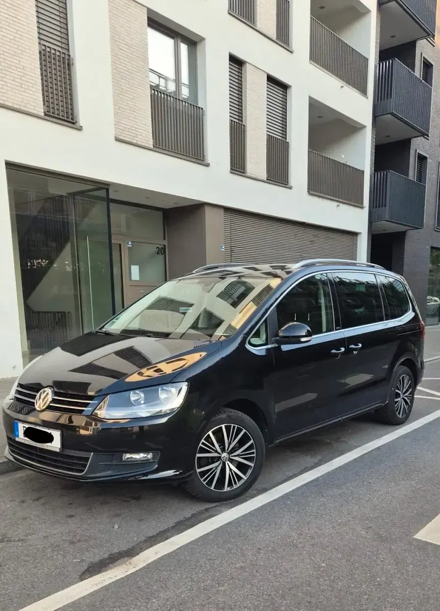 Gebraucht VW Sharan Allstar 150 PS (110 kW) 2016 Schwarz Van / Kleinbus