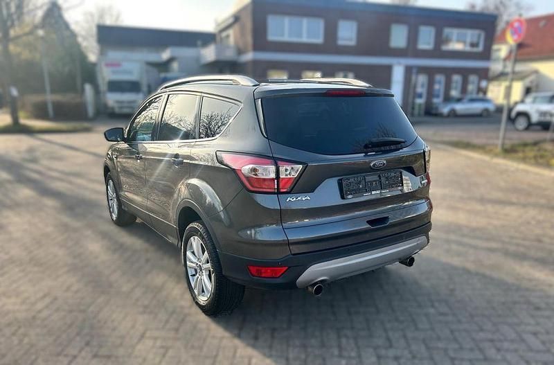 Gebraucht Ford Kuga Business Edition 150 PS (110 kW) 2017 SUV