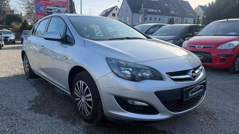 Gebraucht Opel Astra 110 PS (80 kW) 2013 Grau Limousine