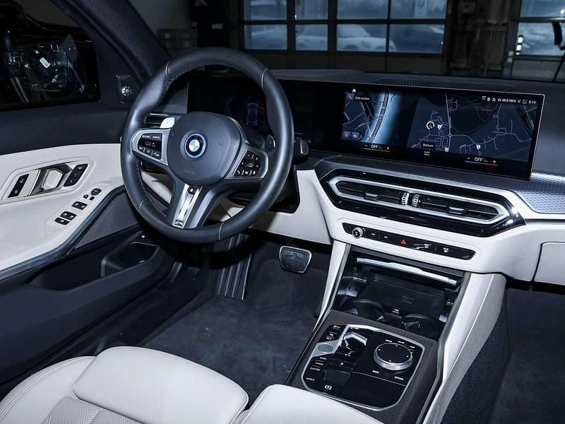 Gebraucht BMW 330e M Sport 292 PS (214 kW) 2024 Beige Limousine