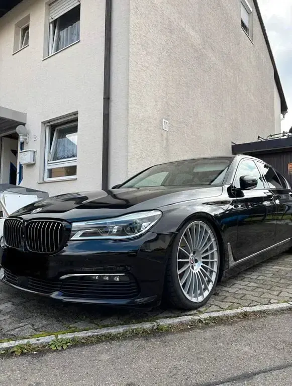 Gebraucht BMW 740 326 PS (239 kW) 2015 Schwarz Limousine