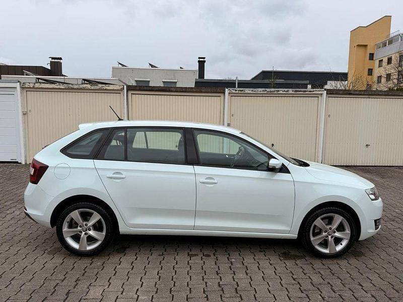 Gebraucht Skoda Rapid 110 PS (80 kW) 2019 Weiß Kleinwagen