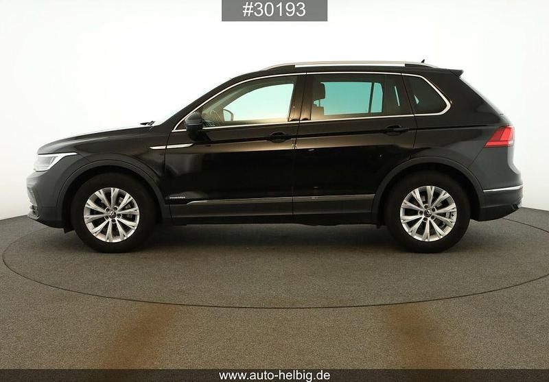Gebraucht VW Tiguan Life 150 PS (110 kW) 2022 Schwarz SUV