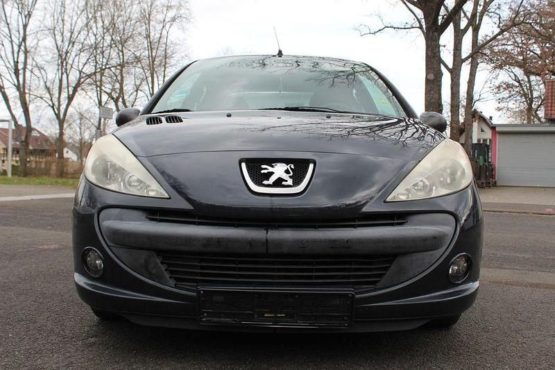 Gebraucht Peugeot 206+ Basis 75 PS (55 kW) 2009 Schwarz Kleinwagen