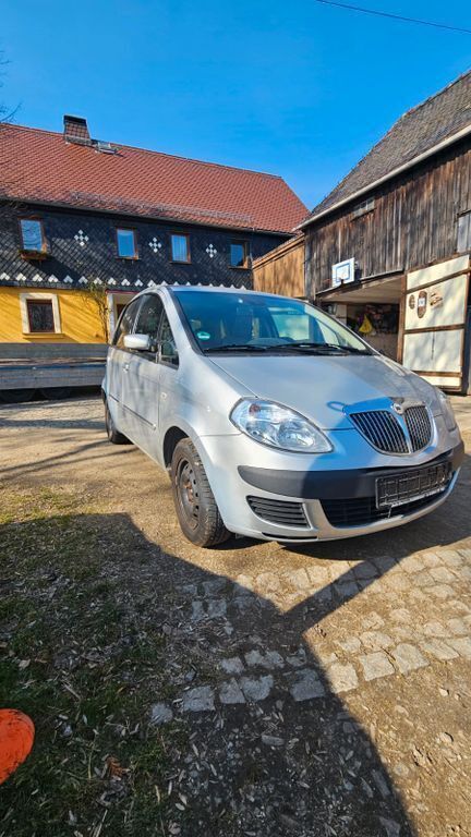 Silber Gebraucht 2005 Lancia Musa Van / Kleinbus | 2.100 € (Superpreis) - Bild 1/4