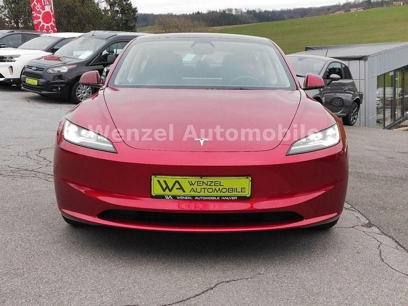 Gebraucht Tesla Model 3 RWD 208 kW (283 PS) 2024 Rot Limousine