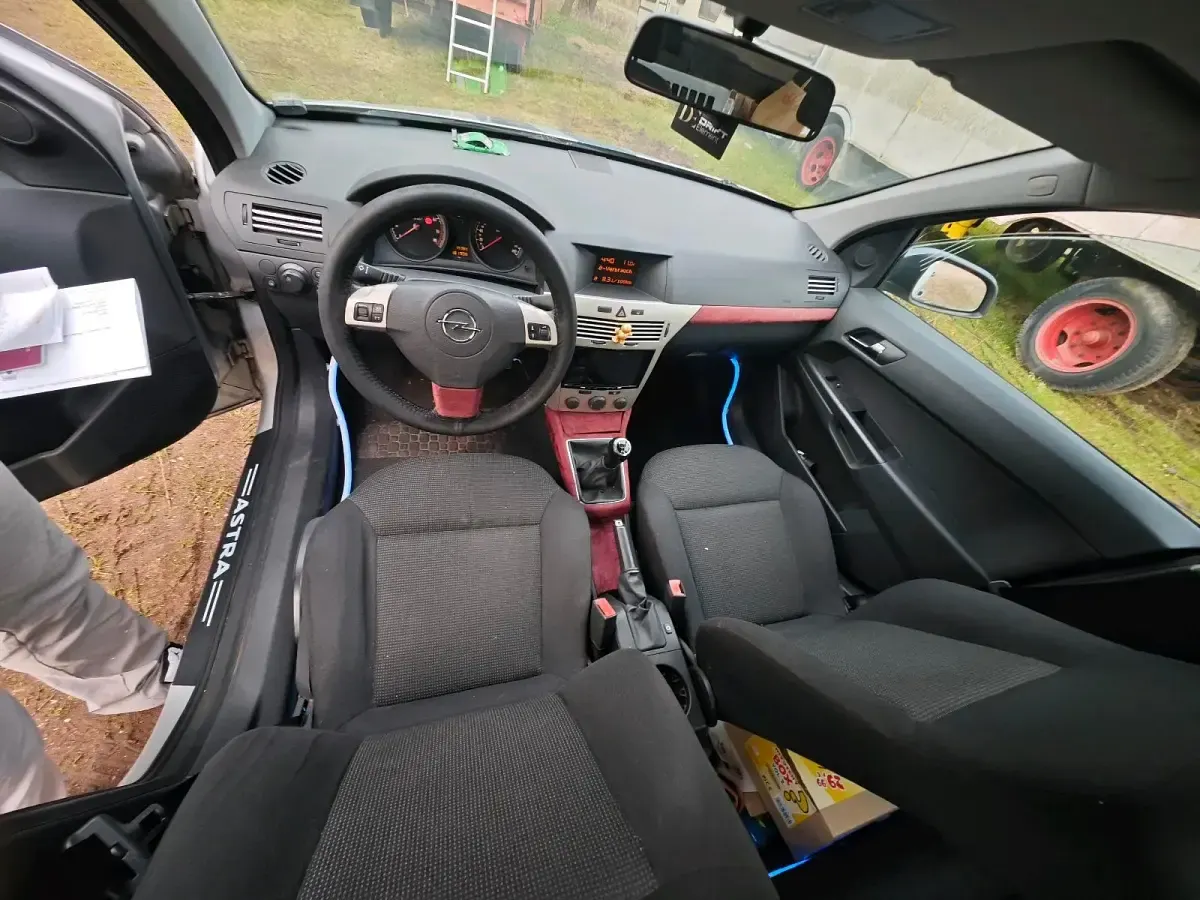 Gebraucht Opel Astra 91 PS (66 kW) 2007 Silber Kleinwagen
