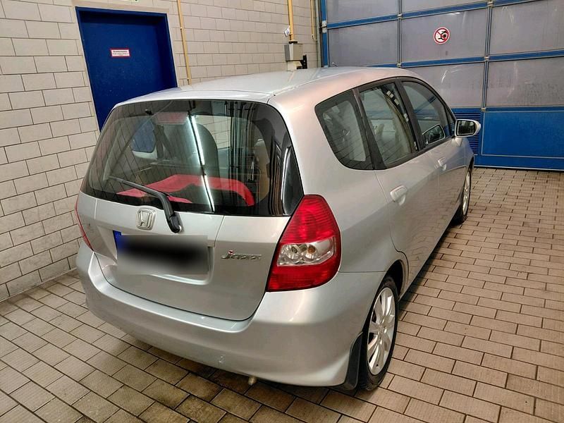 Gebraucht Honda Jazz 83 PS (61 kW) 2007 Silber Kleinwagen