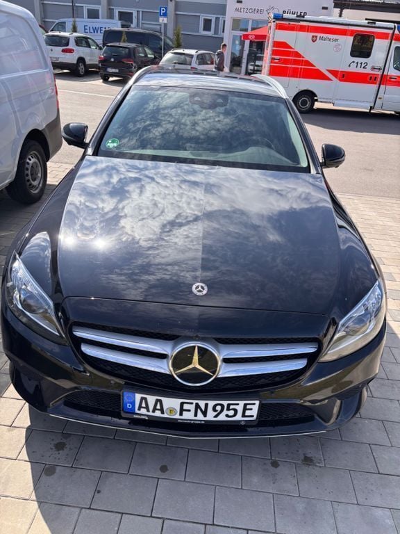Schwarz Gebraucht 2019 Mercedes C300 Limousine | 20.500 € (Superpreis) - Bild 1/4
