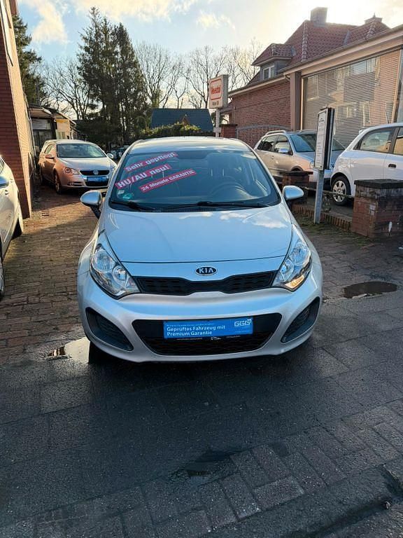 Gebraucht Kia Rio Edition 7 86 PS (63 kW) 2012 Silber Limousine