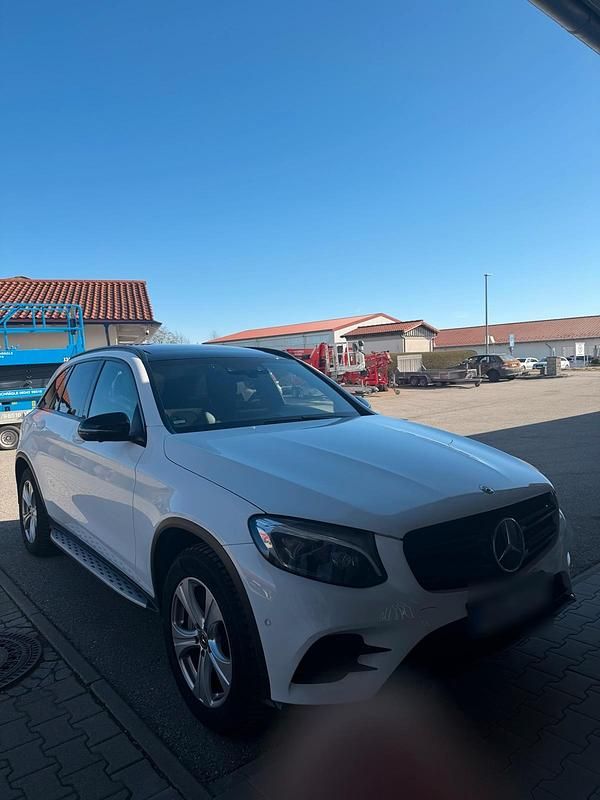 Używany Mercedes GLC350 258 KM (189 kW) 2017 Biały SUV
