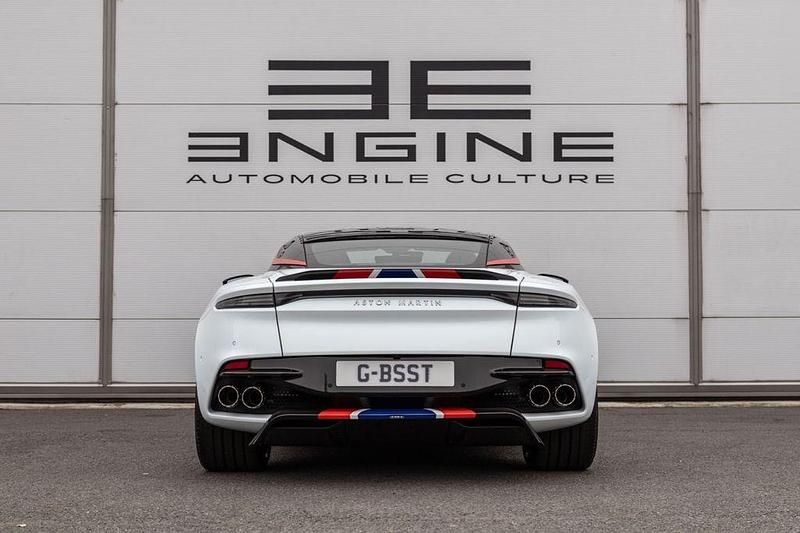 Gebraucht Aston Martin DBS 725 PS (533 kW) 2019 Weiß