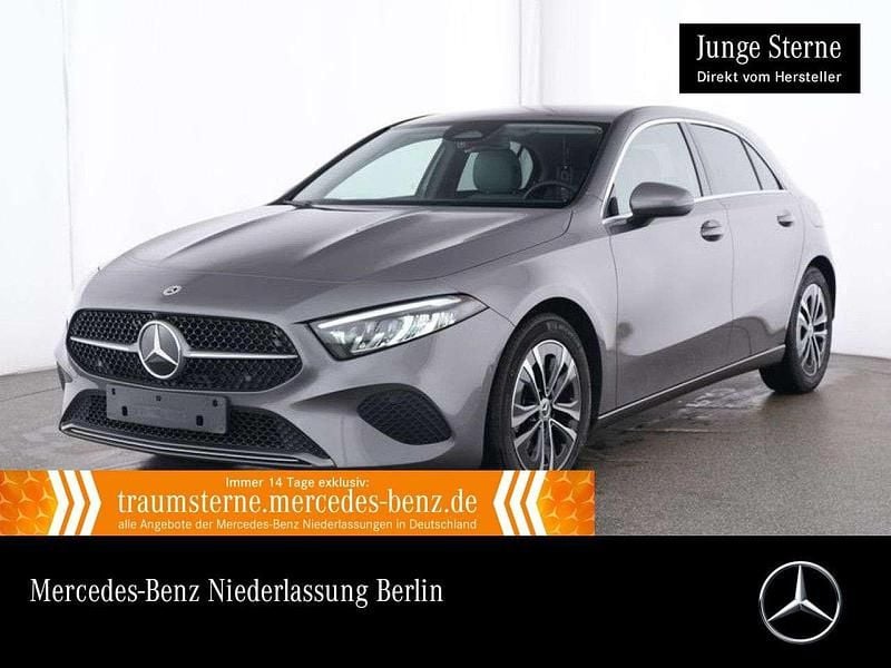 Grau Gebraucht 2024 Mercedes A200 Advanced Limousine | 28.990 € (Fairer Preis) - Bild 1/3