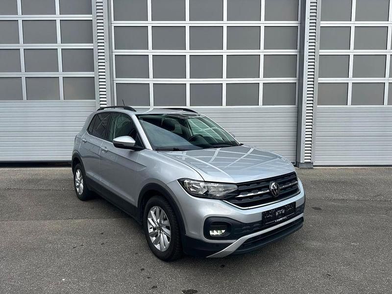 Gebraucht VW T-Cross Life 110 PS (80 kW) 2023 Reflexsilber metallic SUV