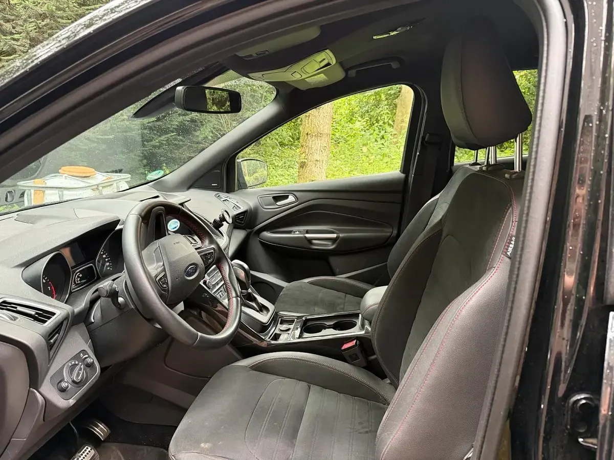 Gebraucht Ford Kuga ST-Line 175 PS (128 kW) 2018 Schwarz SUV