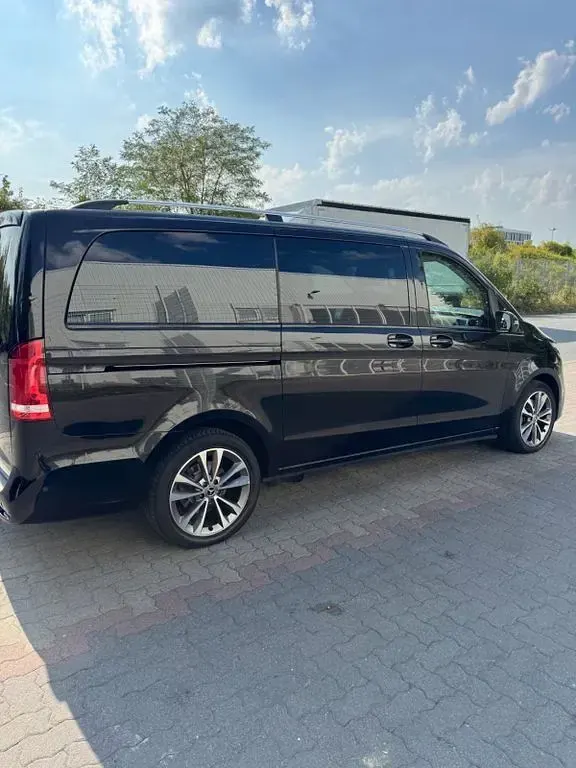 Gebraucht Mercedes V300 Avantgarde 237 PS (174 kW) 2022 Schwarz Van / Kleinbus