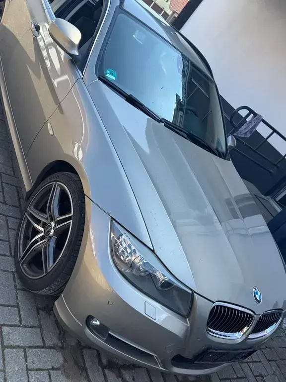 Gebraucht BMW 318 143 PS (105 kW) 2011 Braun Kombi