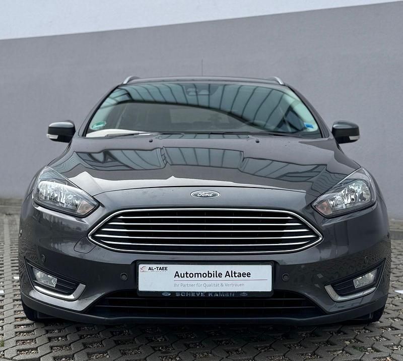 Gebraucht Ford Focus Titanium 125 PS (91 kW) 2014 Grau Kombi