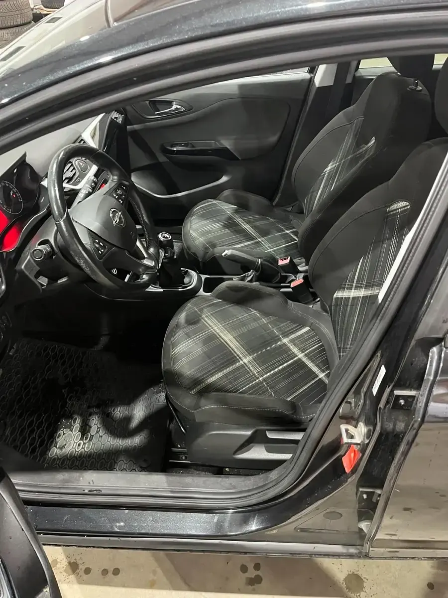 Gebraucht Opel Corsa 90 PS (66 kW) 2015 Schwarz Kleinwagen