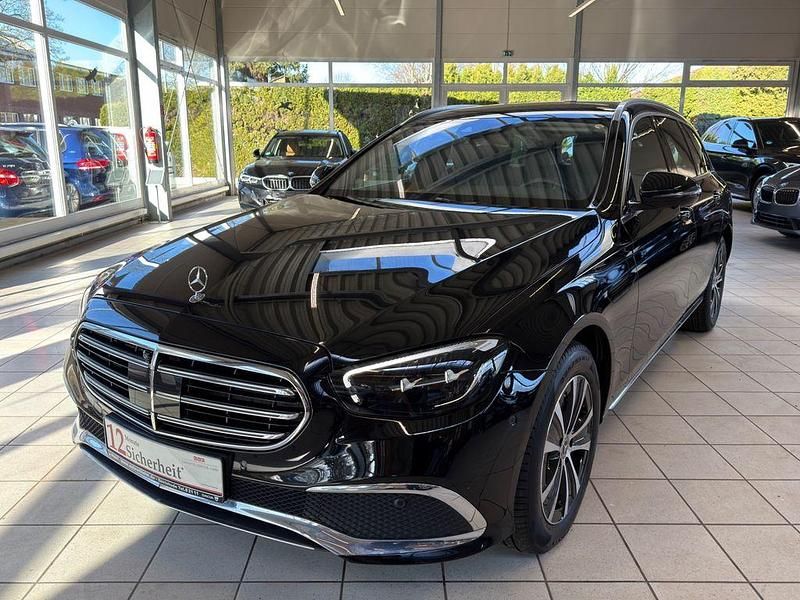 Gebraucht Mercedes E220 194 PS (142 kW) 2021 Schwarz Limousine