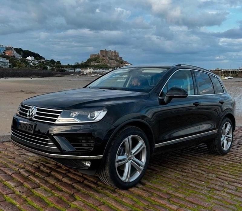 Schwarz Gebraucht 2017 VW Touareg SUV | 29.499 € (Fairer Preis) - Bild 1/4
