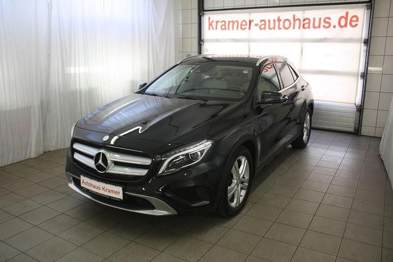 Schwarz Gebraucht 2016 Mercedes GLA200 SUV | 19.900 € (Fairer Preis) - Bild 1/4