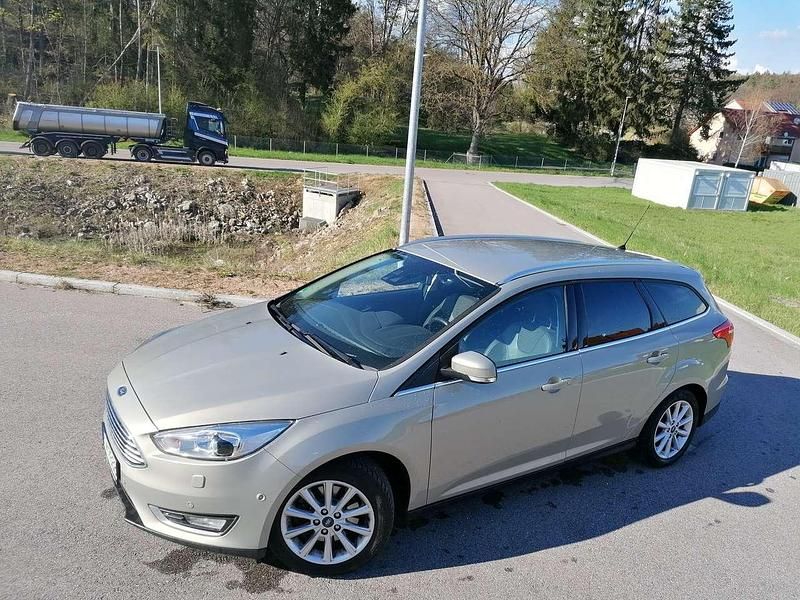 Gebraucht Ford Focus Titanium 150 PS (110 kW) 2015 Grau Kombi