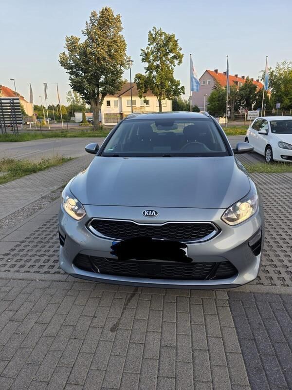 Grau Gebraucht 2019 Kia Ceed 2 Kombi | 9.800 € (Guter Preis) - Bild 1/4