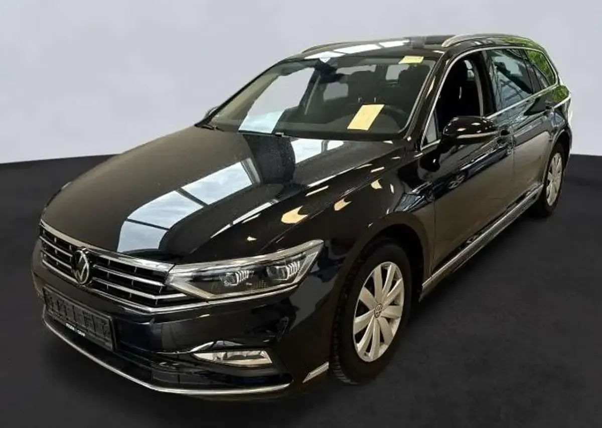 Gebraucht VW Passat Elegance 150 PS (110 kW) 2023 Deep black perleffekt Kombi