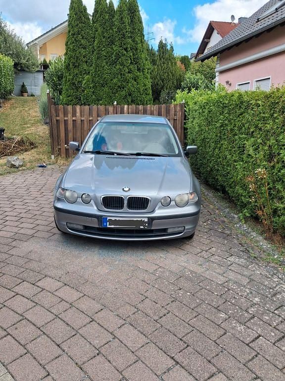 Silber Gebraucht 2004 BMW 318 Compact Kleinwagen | 2.350 € (Fairer Preis) - Bild 1/4