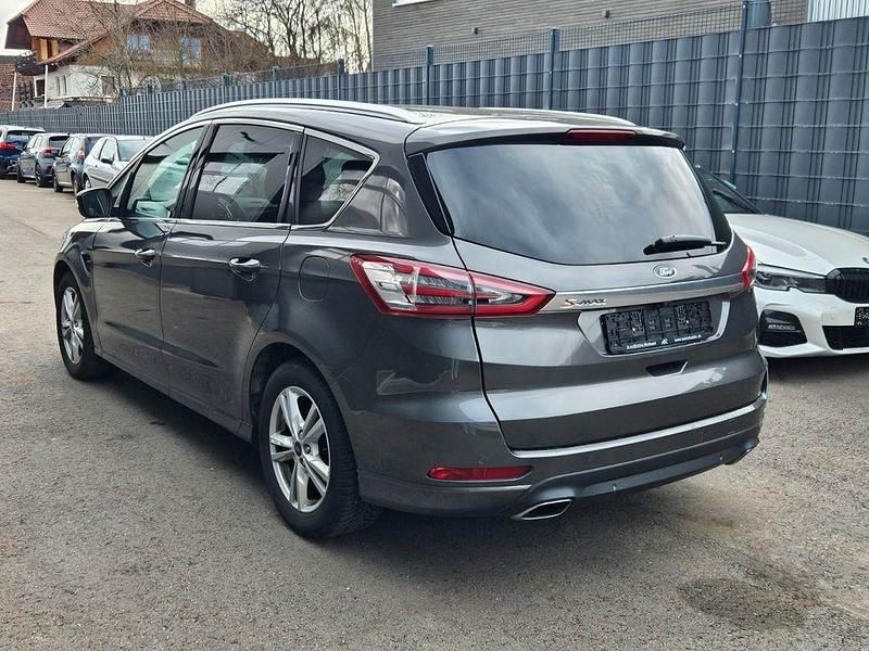 Gebraucht Ford S-MAX Titanium 209 PS (153 kW) 2016 Grau Van / Kleinbus