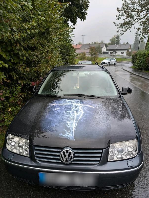 Grün Gebraucht 2002 VW Bora Limousine | 1.300 € (Fairer Preis) - Bild 1/4