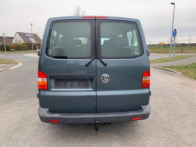 Gebraucht VW T5 131 PS (96 kW) 2008 Grau Van