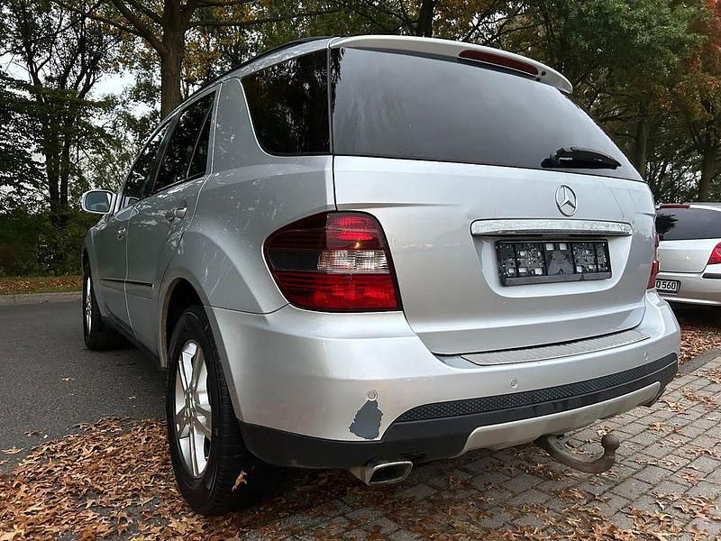 Gebraucht Mercedes ML280 190 PS (139 kW) 2007 Silber SUV