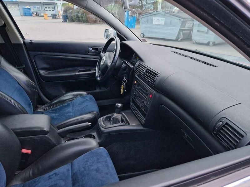 Gebraucht VW Passat Highline 150 PS (110 kW) 2002 Grau Limousine