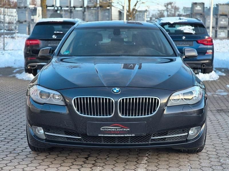 Gebraucht BMW 520 Sport Line 184 PS (135 kW) 2010 Grau Kombi