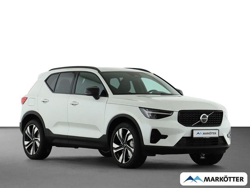 Neu Volvo XC40 Plus 197 PS (144 kW) 2026 Weiss SUV