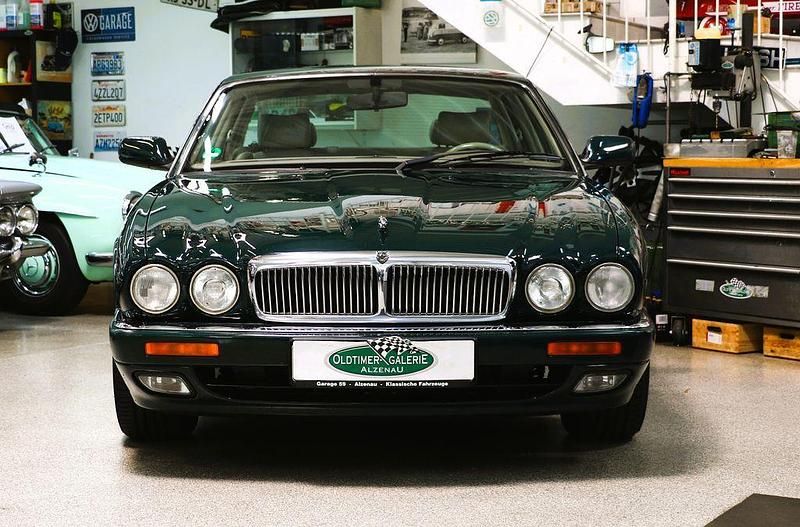 Grün Gebraucht 1997 Jaguar XJ Executive Limousine | 8.950 € - Bild 1/4