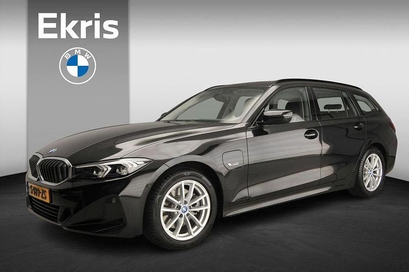 Schwarz Gebraucht 2023 BMW 320e Sport Line Kombi | 30.900 € (Etwas zu teuer) - Bild 1/4