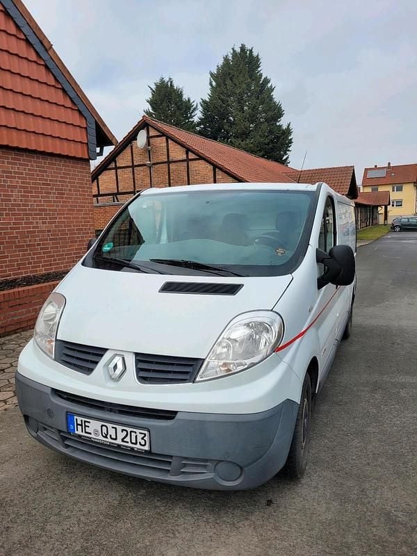 Gebraucht Renault Trafic 115 PS (84 kW) 2014 Weiß Van / Kleinbus