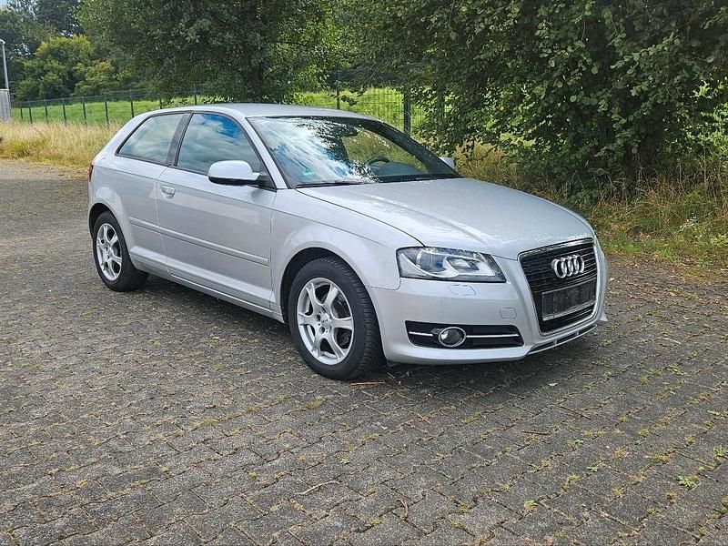 Silber Gebraucht 2010 Audi A3 Limousine | 3.999 € (Guter Preis) - Bild 1/4