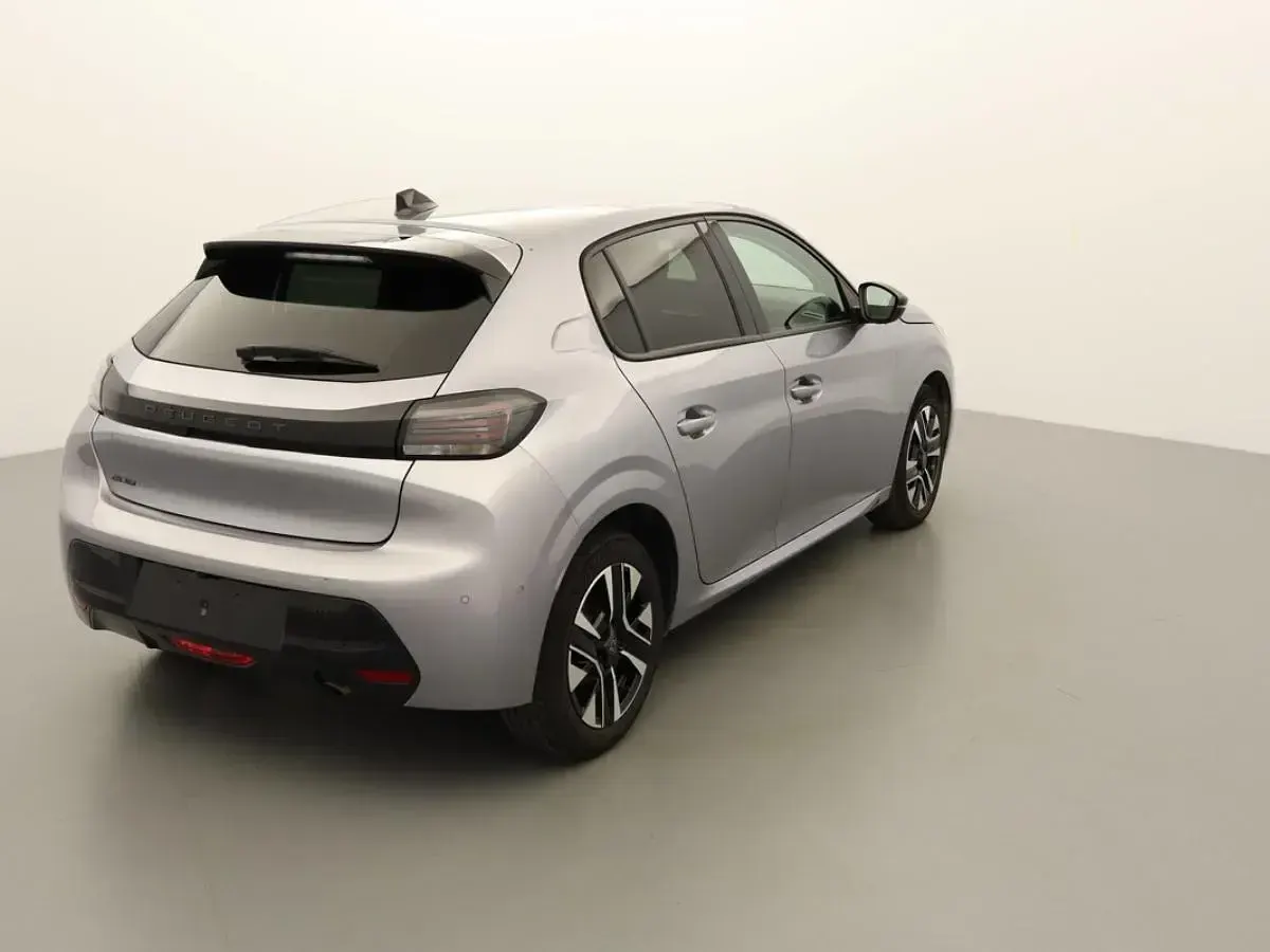 Gebraucht Peugeot 208 Allure 102 PS (75 kW) 2025 Gris artense Kleinwagen